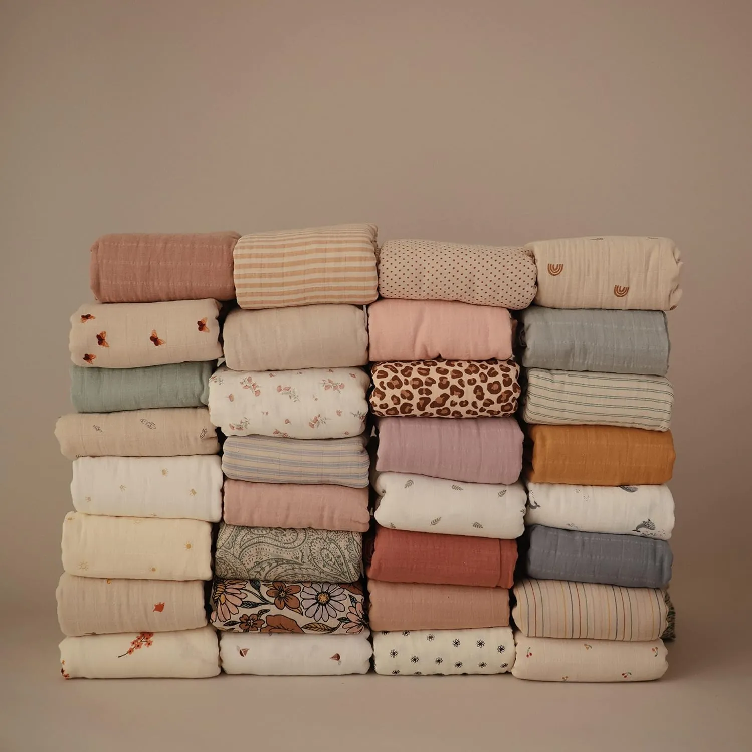 mushie Muslin Baby Swaddle Blanket | 100% Organic Cotton (Blush)