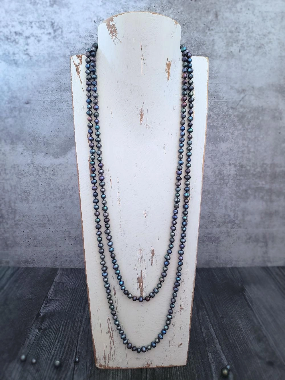 Peacock Pearl Necklace - Infinity Style - Rounds