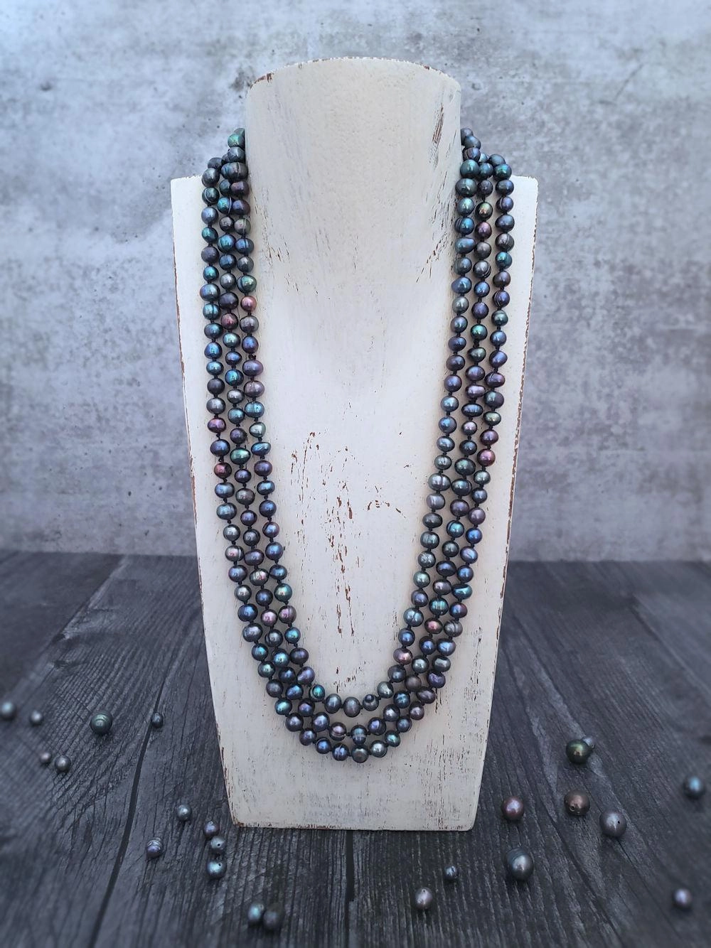Peacock Pearl Necklace - Infinity Style - Rounds