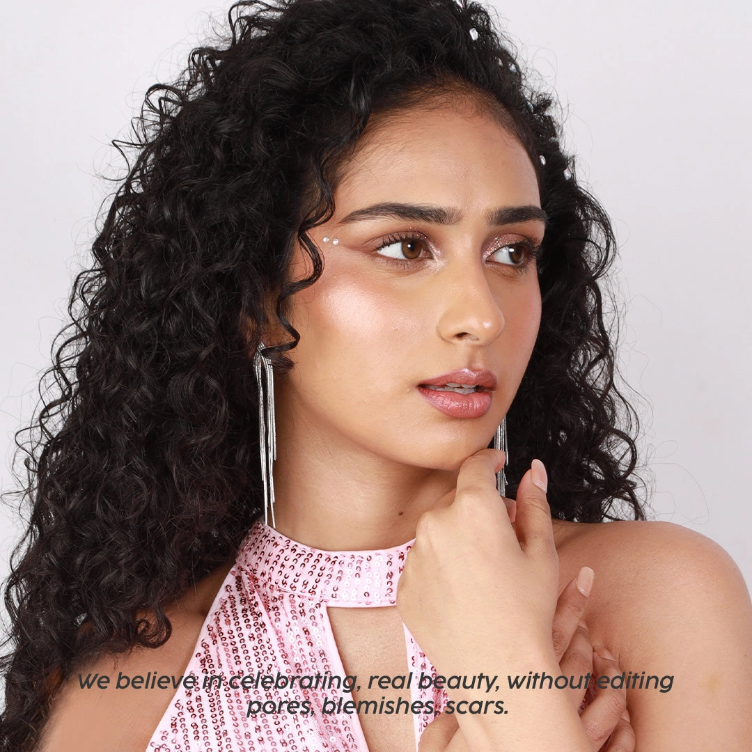 Pearly-Glow Liquid Highlighter: Fair-To-Light Skin Tone (Meteorite)
