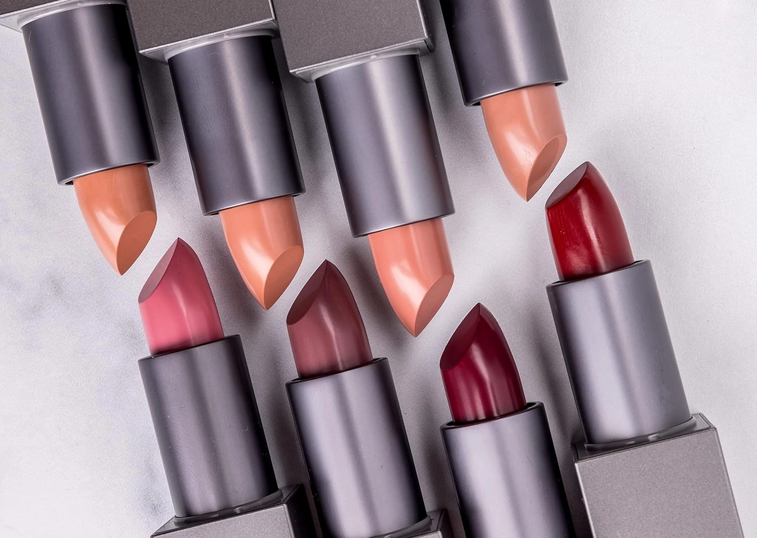 Rinna Beauty Icon Collection - Lipstick - I Love Lois - Vegan, Anti-Aging, Hydrating, Protects Your Lips & Long-Lasting with a Magnetic Top Closure - Cruelty-Free - 1 each