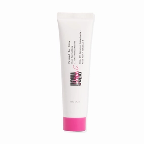 UOMA Primer Face Makeup by Sharon C - Primed To Glow Illuminating Makeup Primer. Energizing Maca Root Skincare with Vitamin E, Highlighter Makeup Primer for Face with Dewy Finish 30ml